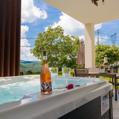 apartma savna jacuzzi zunaj brkini slovenia izlet (18)
