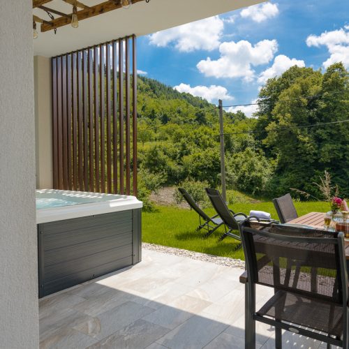 apartma savna jacuzzi zunaj brkini slovenia izlet (21)